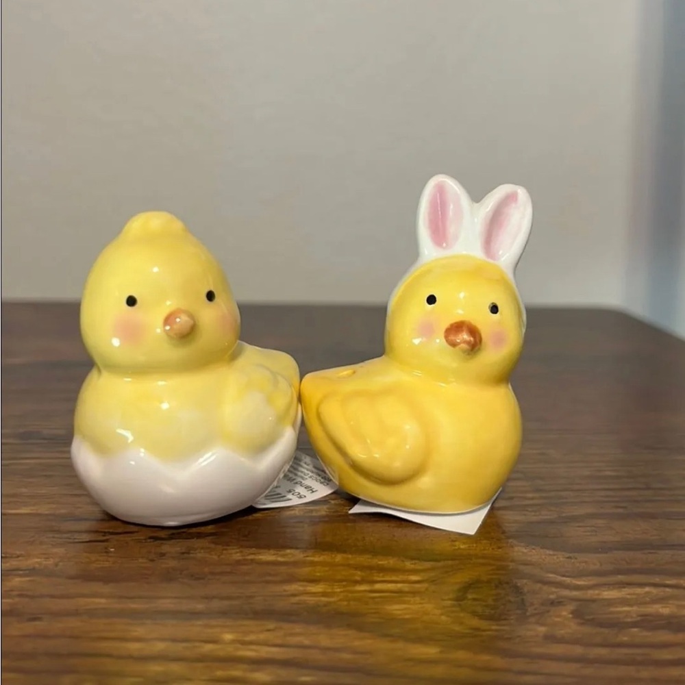 Mini Easter Chick Salt and Pepper Shakers New Spring Collectible Country Farm